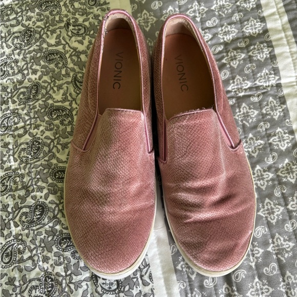 Vionic splendid midi blush velvet slip on shoe - Picture 5 of 7
